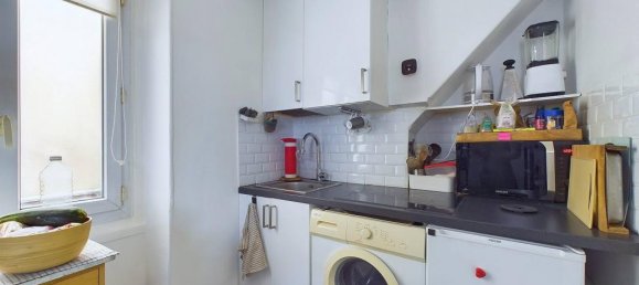 Studio in Paris, France No. 166988 6