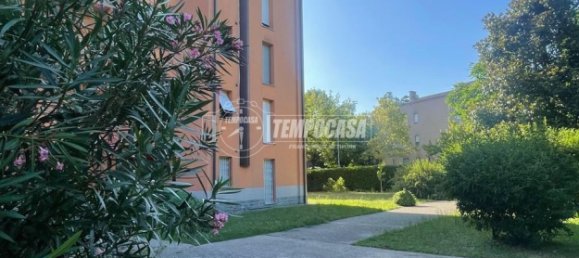 3 rooms Apartment in Desio, Italy No. 293710 3
