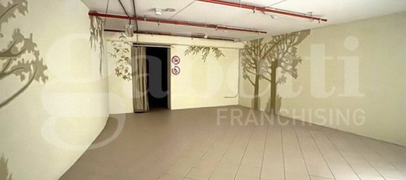 5 rooms Building in Viareggio, Italy No. 12386 10