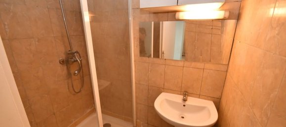 Apartamento de 3 dormitorios en Bondy, France No. 181129 5