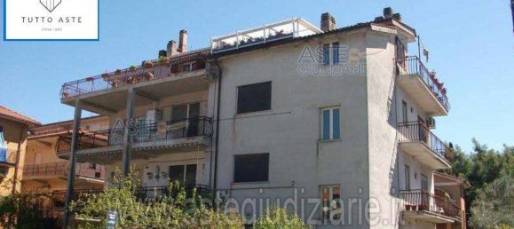4 rooms Apartment in Magliano Romano, Italy No. 199831 3