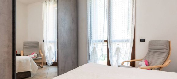 Apartamento de 2 dormitorios en Pistoia, Italy No. 349001 11