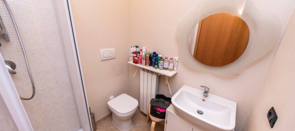 Apartamento de 2 dormitorios en Pistoia, Italy No. 349001 16