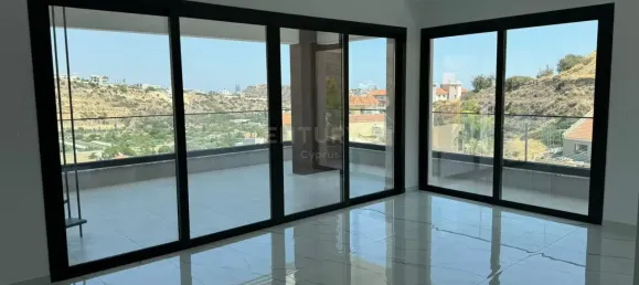 2 bedrooms Apartment in Germasogeia, Cyprus No. 5446 4