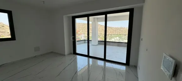 2 bedrooms Apartment in Germasogeia, Cyprus No. 5446 6