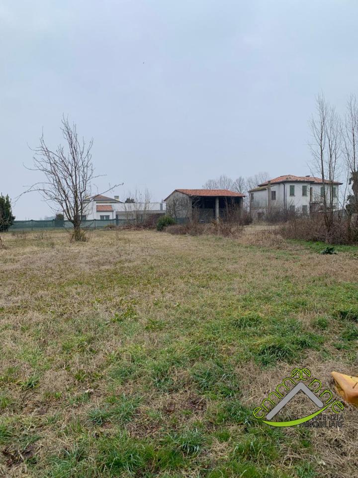1400m² Land in Campagna Lupia, Italy No. 23585