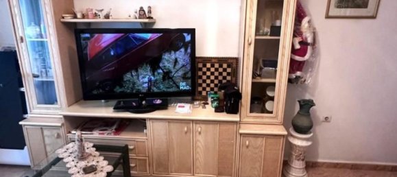 Apartamento de 2 dormitorios en Torrevieja, Spain No. 135588 3