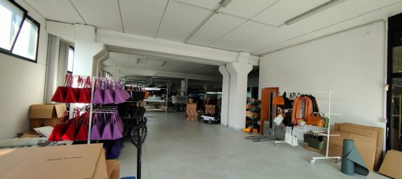 30 rooms Warehouse in Signa, Italy No. 62891 14