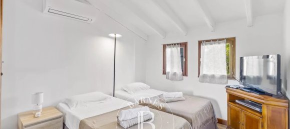 Дом с 7 спальнями в Дзондза, Франция № 79113 14