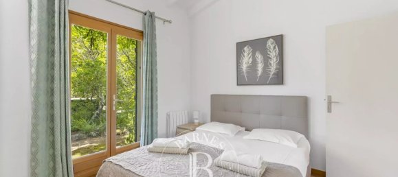 Дом с 7 спальнями в Дзондза, Франция № 79113 15