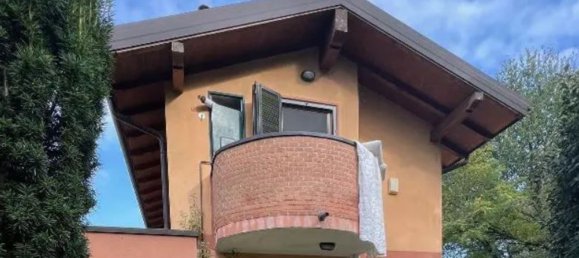 Дом с 3 комнатами в Сомма Ломбардо, Италия № 14461 2