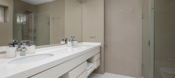 Ático de 3 dormitorios en Marbella, Spain No. 88957 8