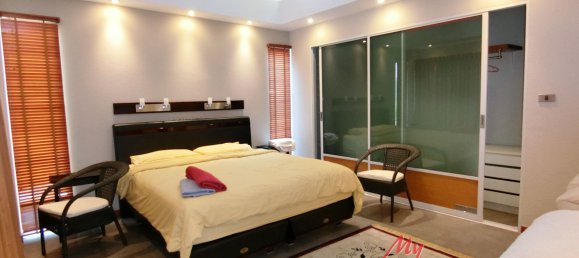 Casa de 4 dormitorios en Bang Lamung, Thailand No. 3025 28