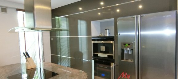 Casa de 4 dormitorios en Bang Lamung, Thailand No. 3025 2