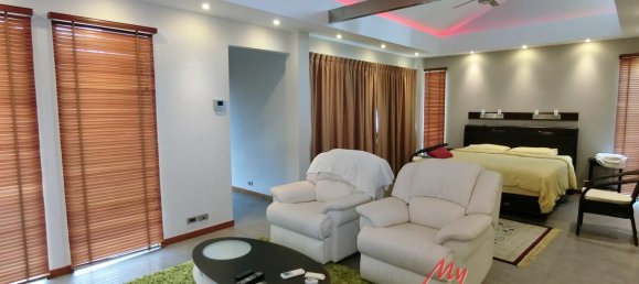 Casa de 4 dormitorios en Bang Lamung, Thailand No. 3025 15