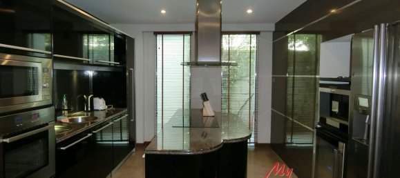 Casa de 4 dormitorios en Bang Lamung, Thailand No. 3025 9