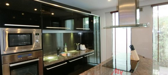 Casa de 4 dormitorios en Bang Lamung, Thailand No. 3025 4