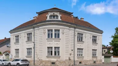 14-Zimmer Stadthaus in Wiener Neustadt, Austria, Nr. 210982