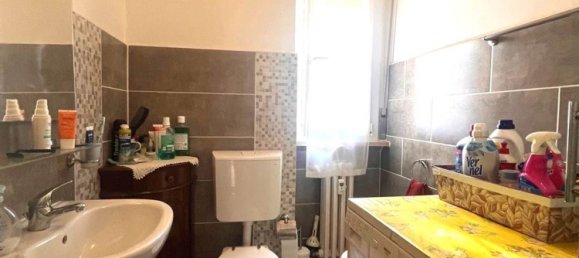 6 bedrooms Apartment in Mantua, Italy No. 370592 10