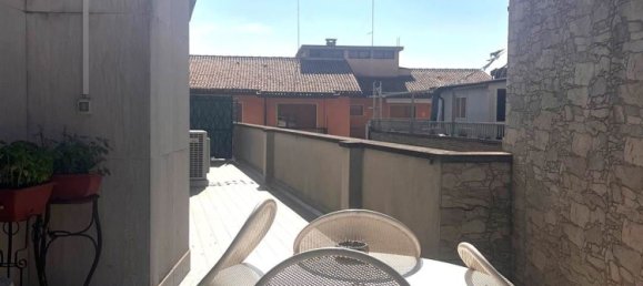 6 bedrooms Apartment in Mantua, Italy No. 370592 2
