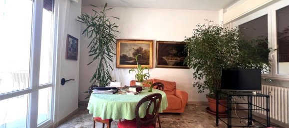 6 bedrooms Apartment in Mantua, Italy No. 370592 3