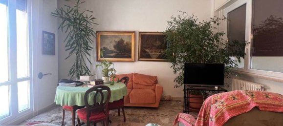 6 bedrooms Apartment in Mantua, Italy No. 370592 5