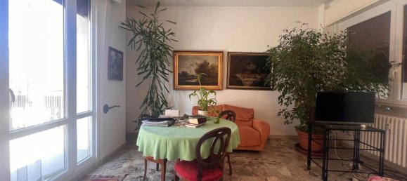 6 bedrooms Apartment in Mantua, Italy No. 370592 4