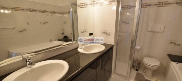 3غرفة شقة في Agra, Italy رقم 83964 24