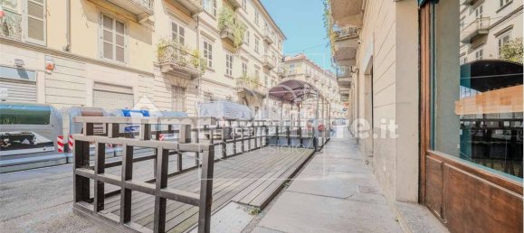 5 rooms Commercial property in Turin, Italy No. 312918 3