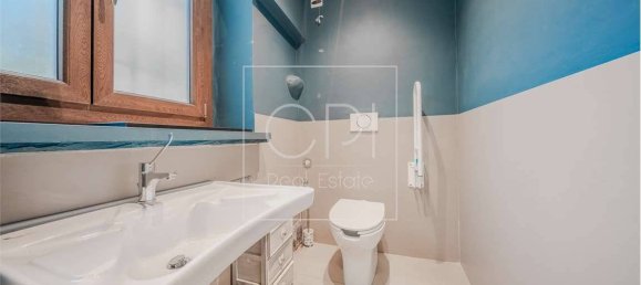 5 rooms Commercial property in Turin, Italy No. 312918 20