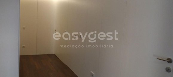 4 Schlafzimmer Wohnung in Porto, Portugal, Nr. 78656 3