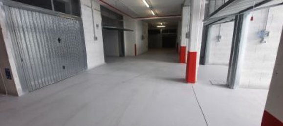  مرآب في Rome, Italy 16متر مربع رقم 177046 11