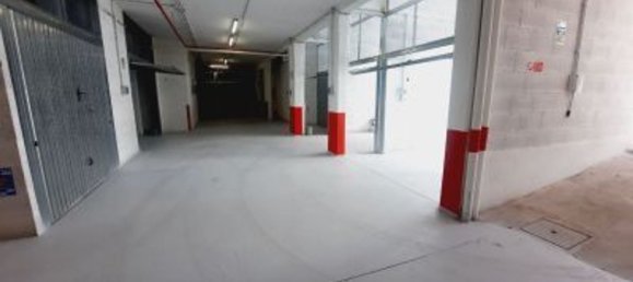  مرآب في Rome, Italy 16متر مربع رقم 177046 16