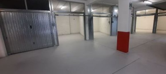  مرآب في Rome, Italy 16متر مربع رقم 177046 12