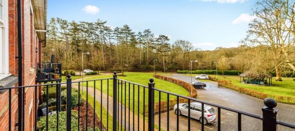 2 bedrooms Apartment in Epsom, United Kingdom No. 9702 3