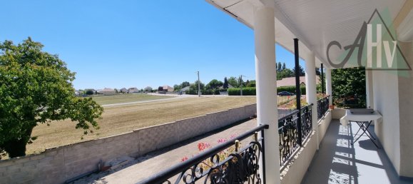 Villa de 4 dormitorios en Fontaine-Macon, France No. 84716 17