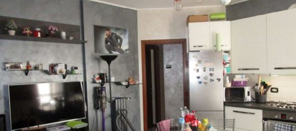 Apartamento de 3 habitaciónes en Carate Brianza, Italy No. 3615 2