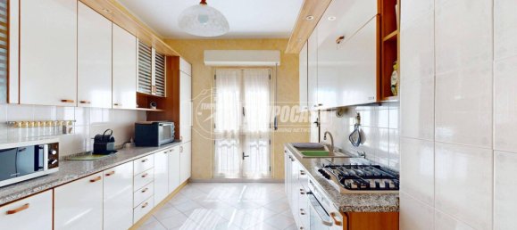 Apartamento de 3 dormitorios en Turin, Italy No. 305560 10
