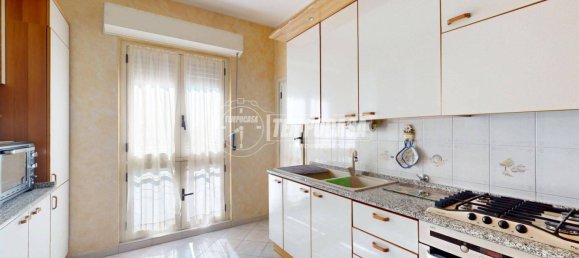 Apartamento de 3 dormitorios en Turin, Italy No. 305560 11