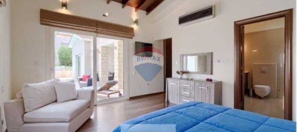 6 bedrooms Villa in Paphos, Cyprus No. 7084 15