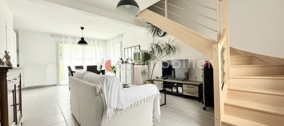 Casa de 4 dormitorios en Saint-Meloir-des-Ondes, France No. 189974 3