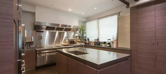 Villa de 5 dormitorios en Neuilly-sur-Seine, France No. 144622 12