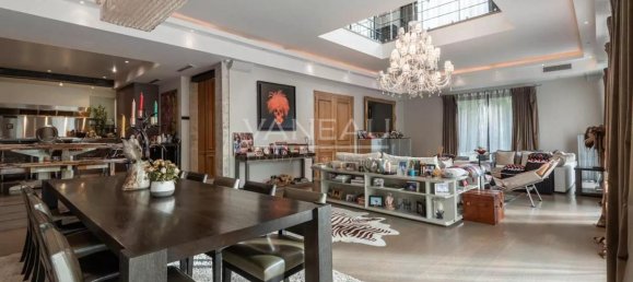 Villa de 5 dormitorios en Neuilly-sur-Seine, France No. 144622 4