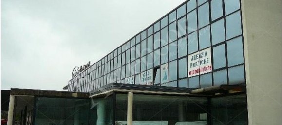 55m² Office in Bergamo, Italy No. 364754 9