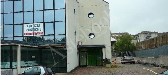 55m² Office in Bergamo, Italy No. 364754 2