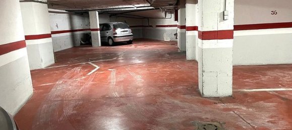  مرآب في Marbella, Spain رقم 182169 3