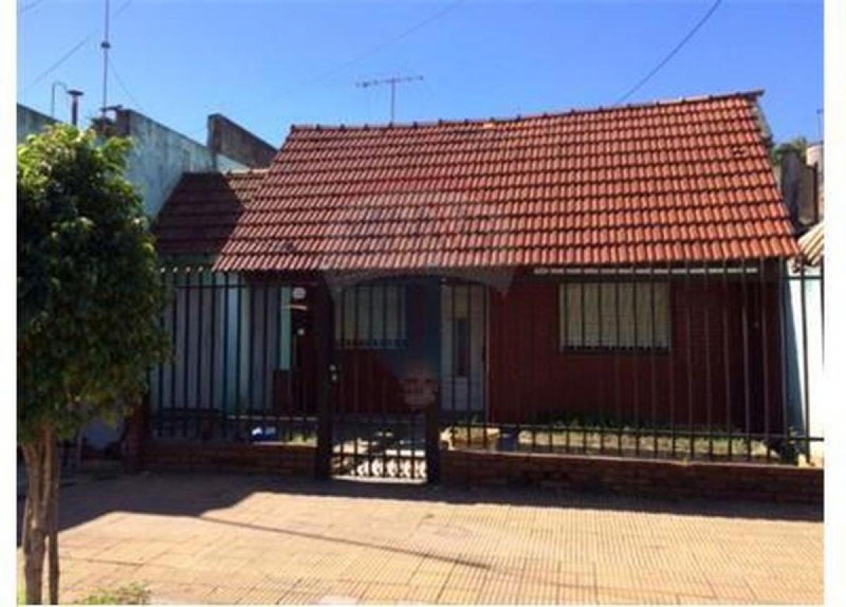 2 bedrooms House in Tres de Febrero, Argentina No. 18322