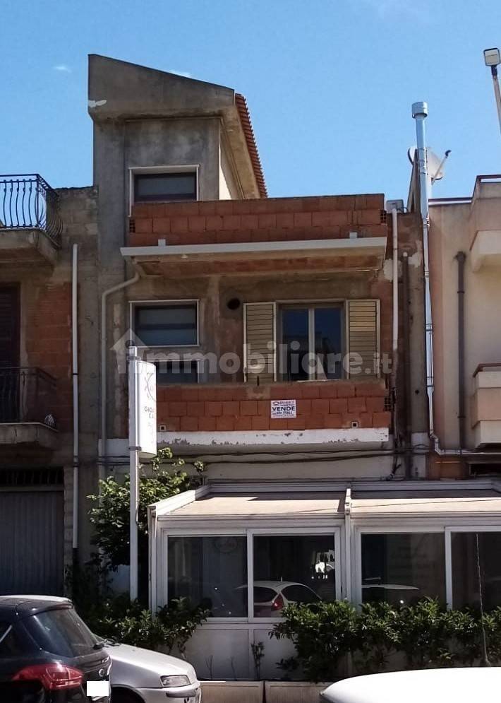 Casa de 3 dormitorios en Vittoria, Italy No. 355371