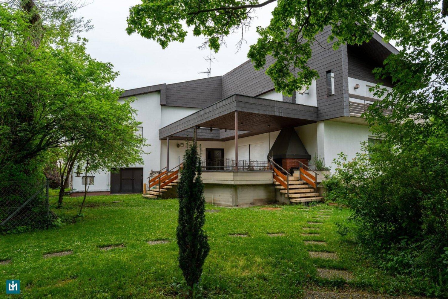 Casa de 8 habitaciónes en Wiener Neustadt, Austria No. 161492