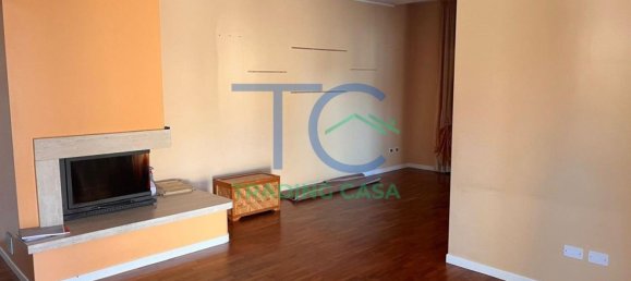 4 Schlafzimmer Wohnung in Piacenza, Italy, Nr. 363733 2
